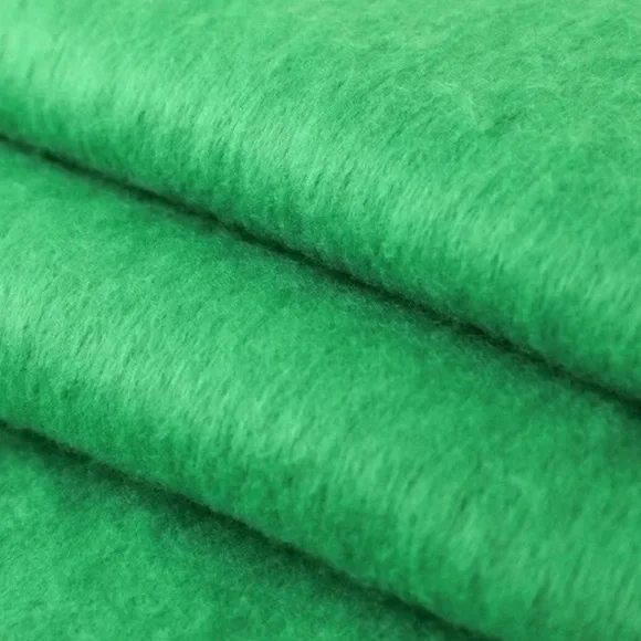 NWOT Gorgeous Thick Winter Scarf in Grass Green - Picture 4 of 4